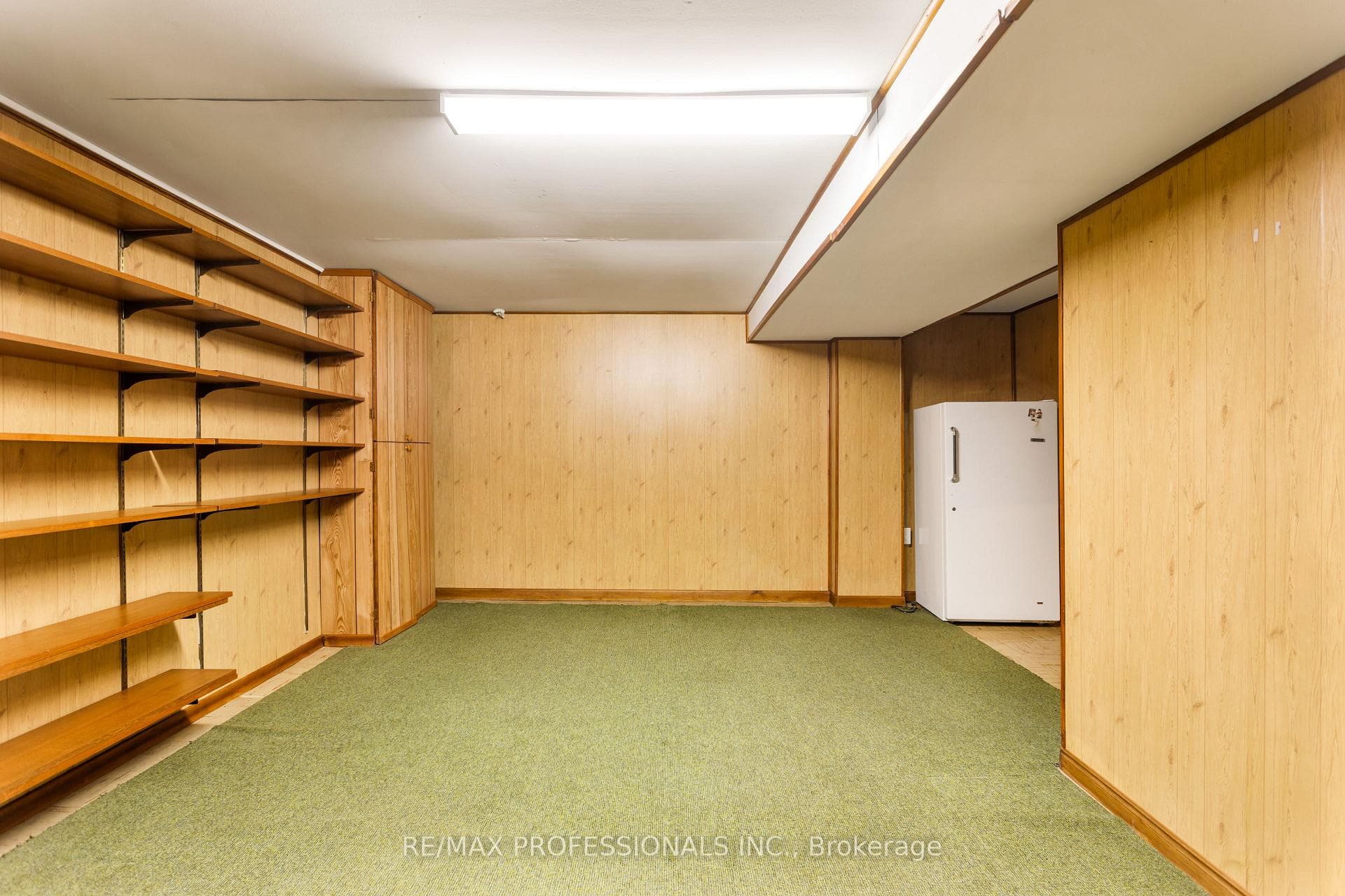 38 Van Stassen Boulevard photo 38