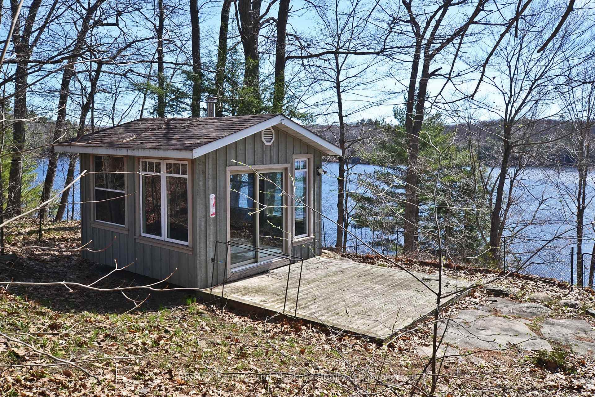 Lakeside Bunkie