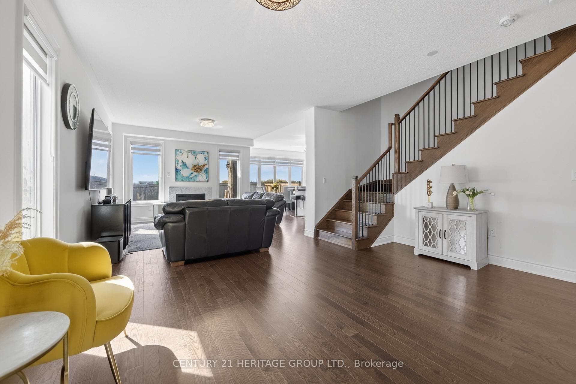 77 Montrose Boulevard photo 7