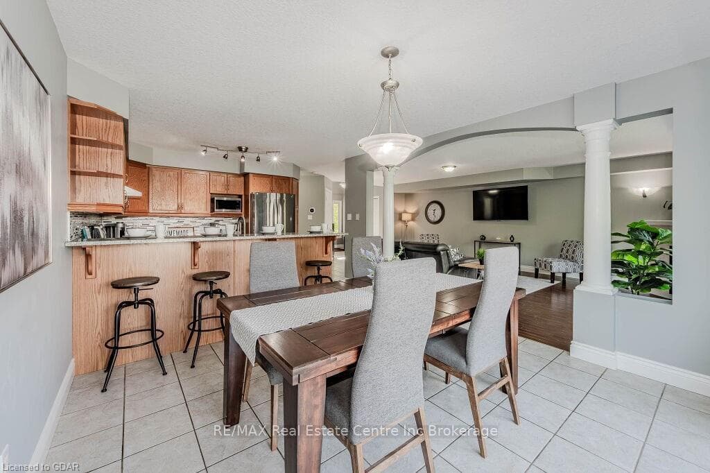 61 MARSH Crescent photo 10