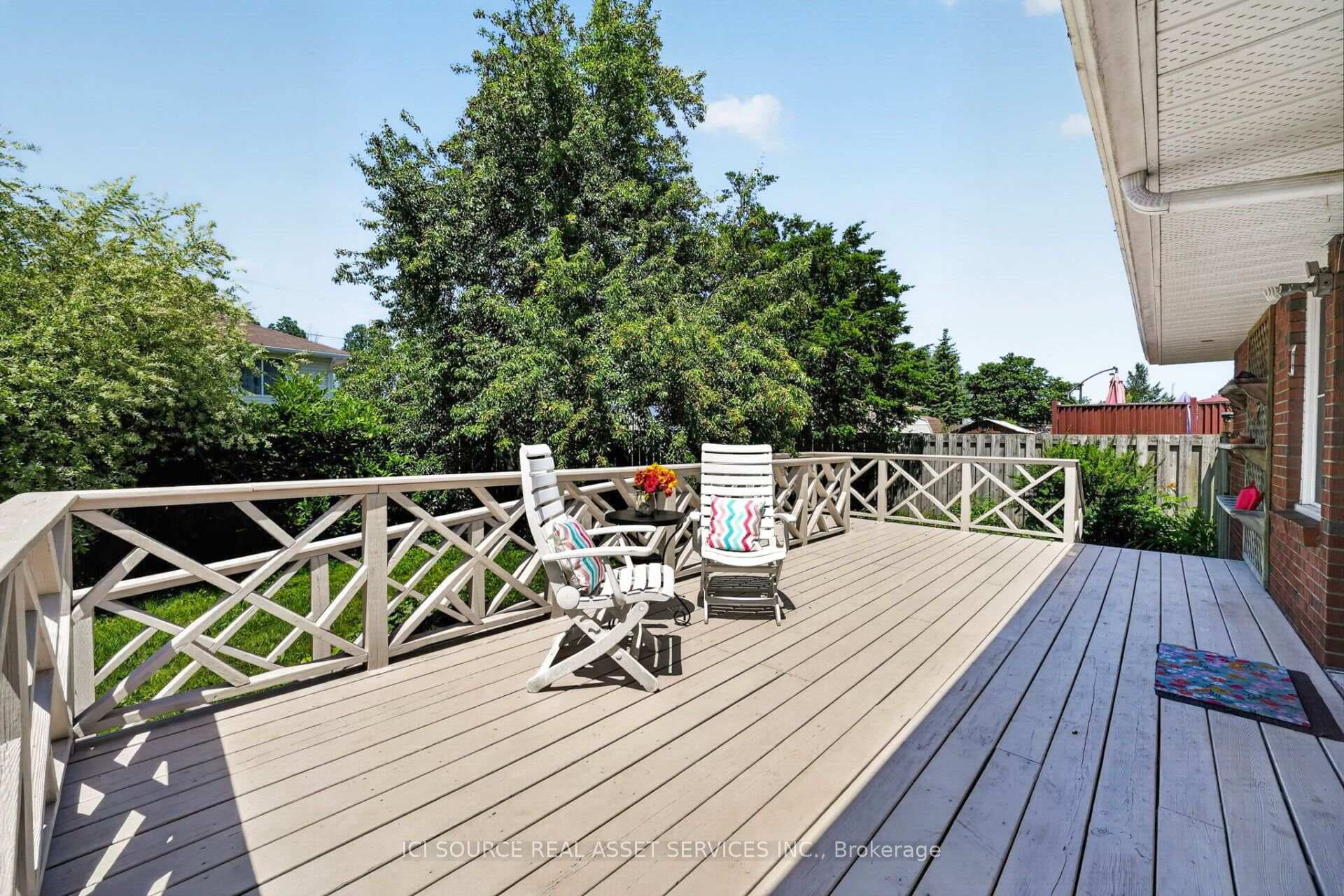 1215 Princess Street photo 38