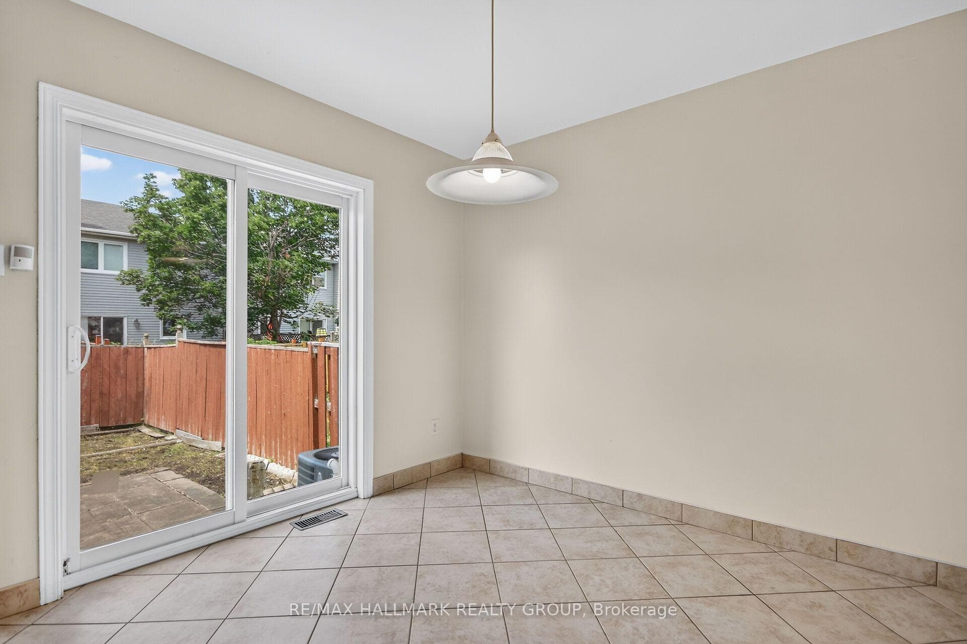 49 Newport Crescent photo 26