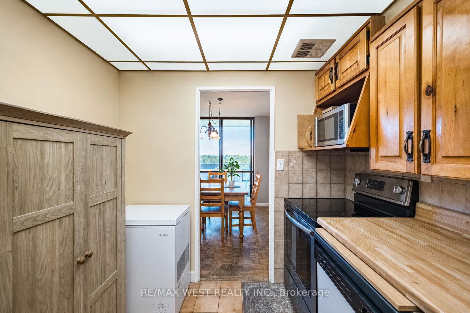 11 Wincott Drive Unit 1104 photo 15