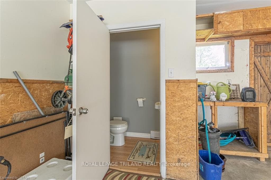 380 Griffith Street photo 24