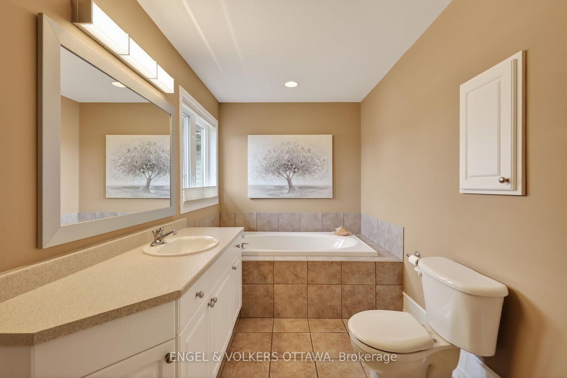 7 DRYSDALE Street photo 17
