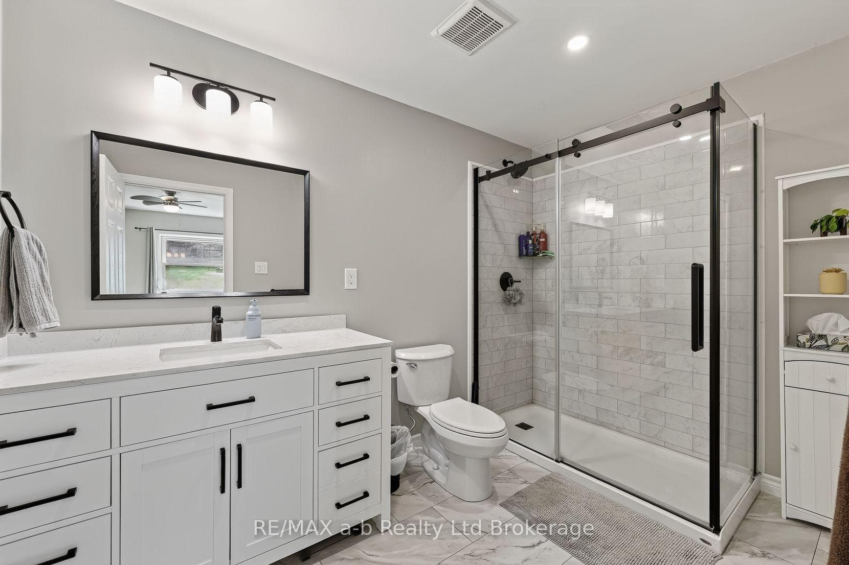 584112 BEACHVILLE Road photo 27