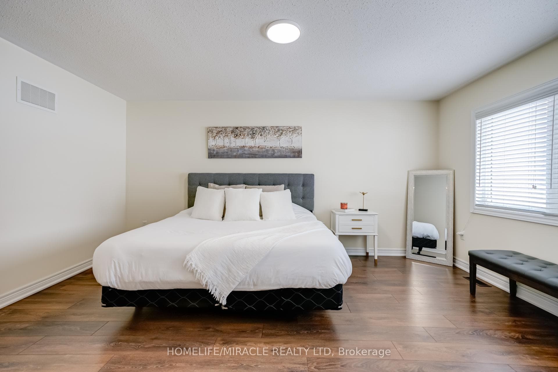 87 Sutcliffe Way photo 30
