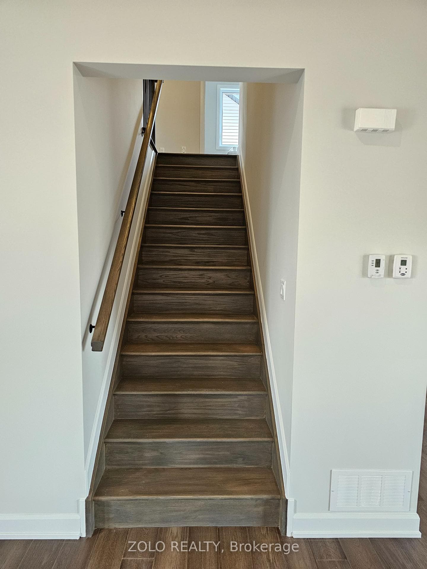 752 WALTON Street photo 8