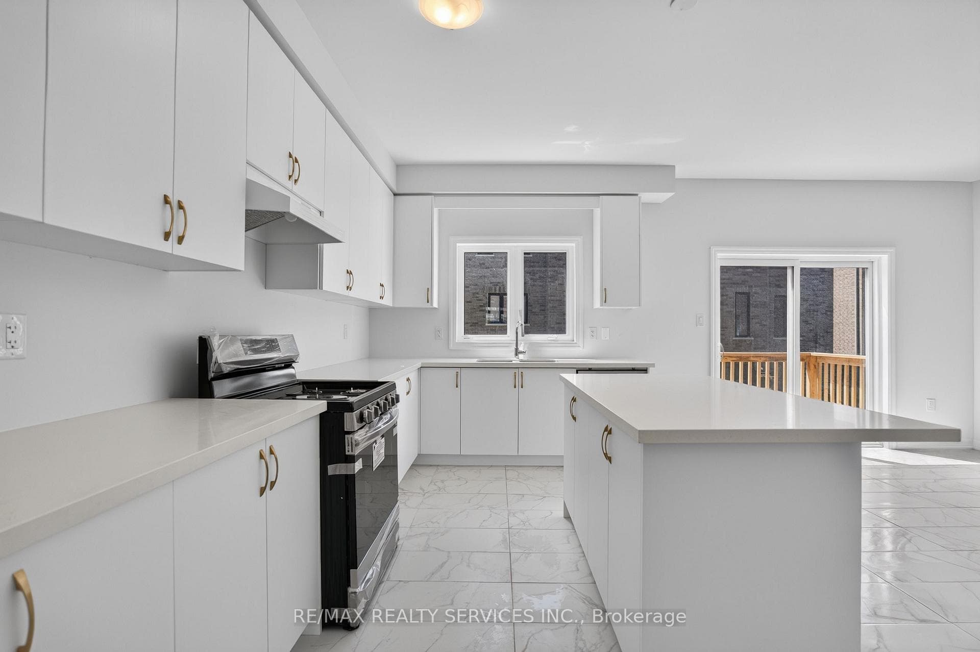 244 Warden Street photo 26
