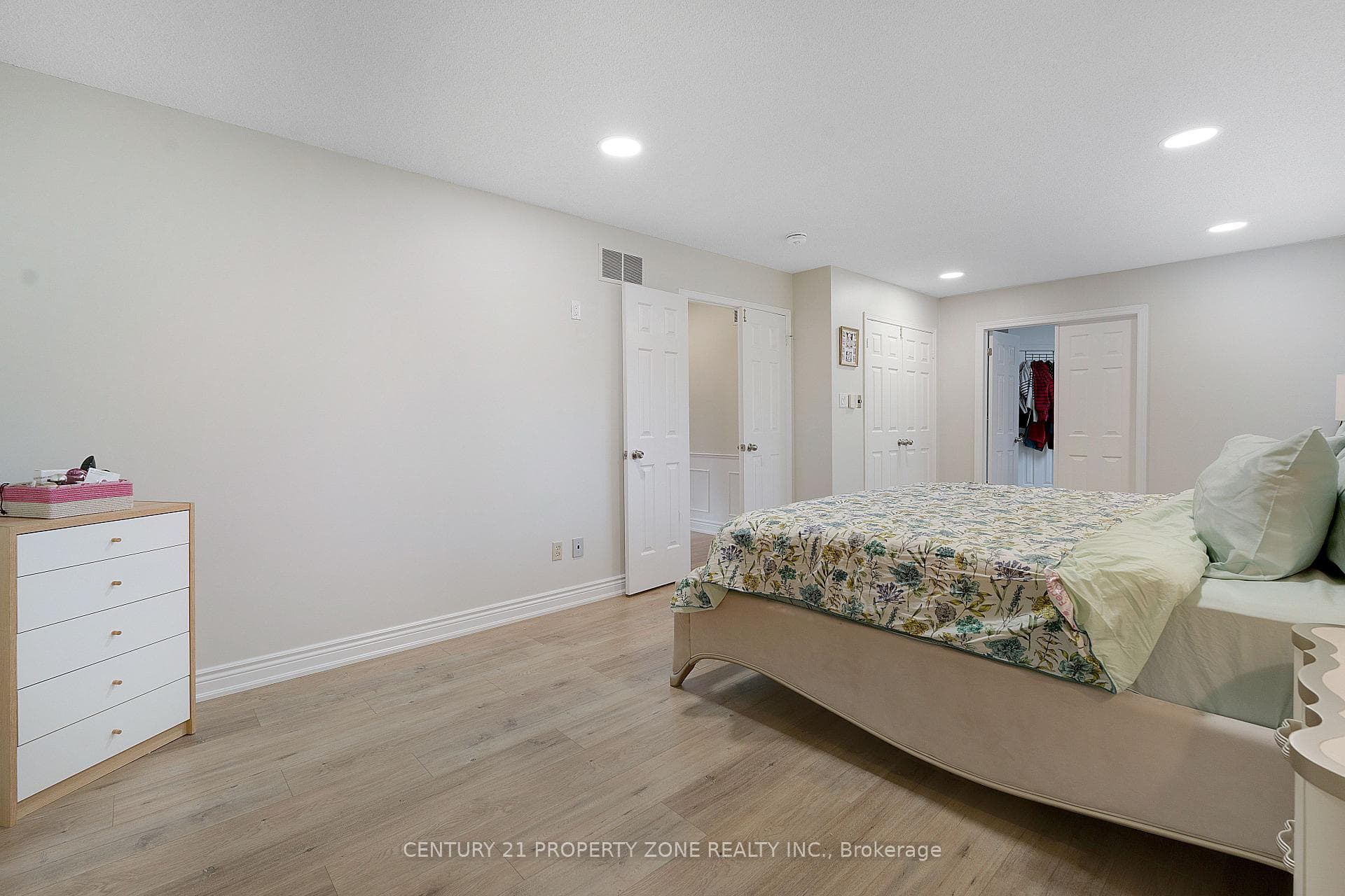 30 Cox Crescent photo 25