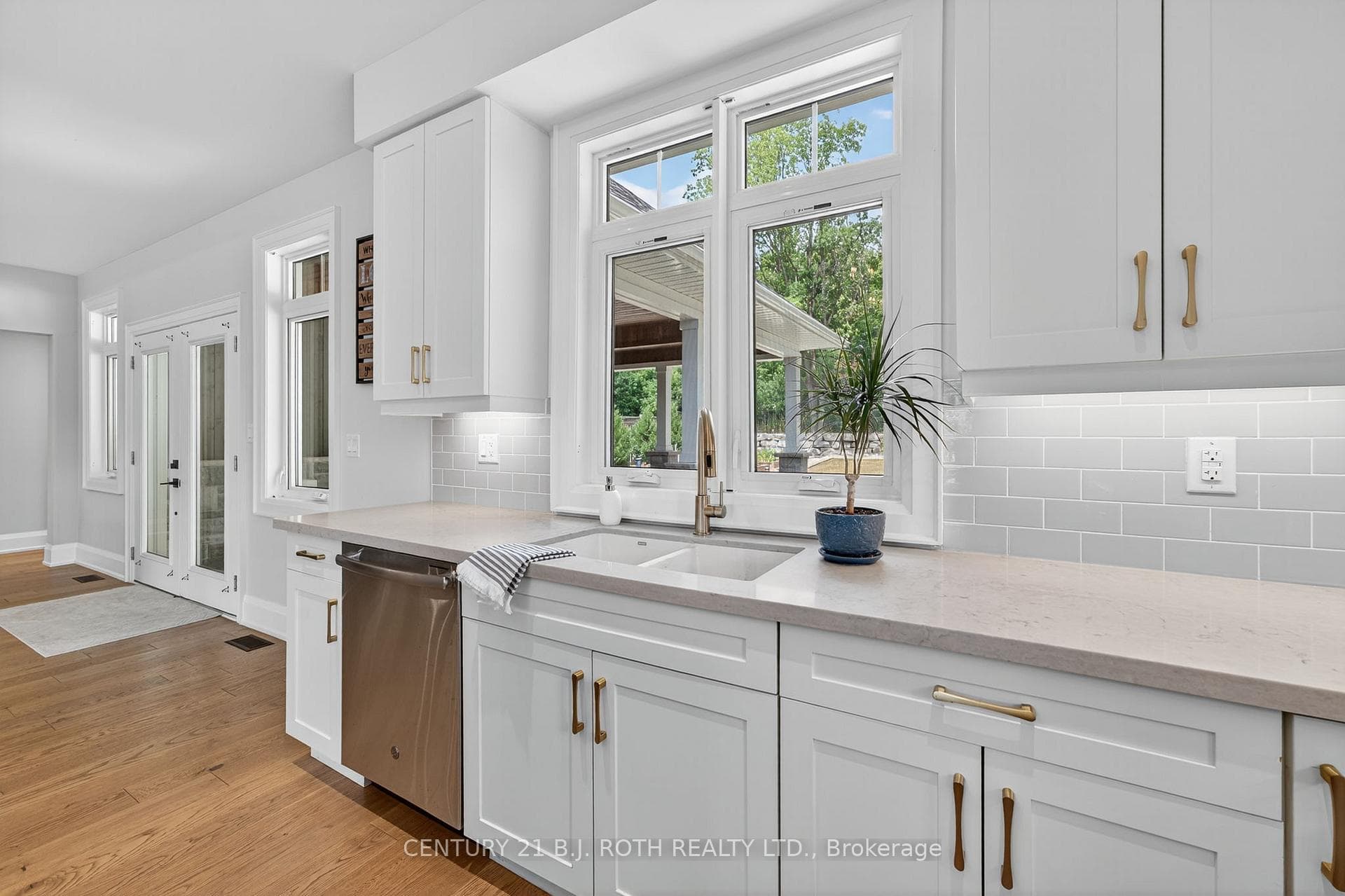300 Shanty Bay Road photo 15