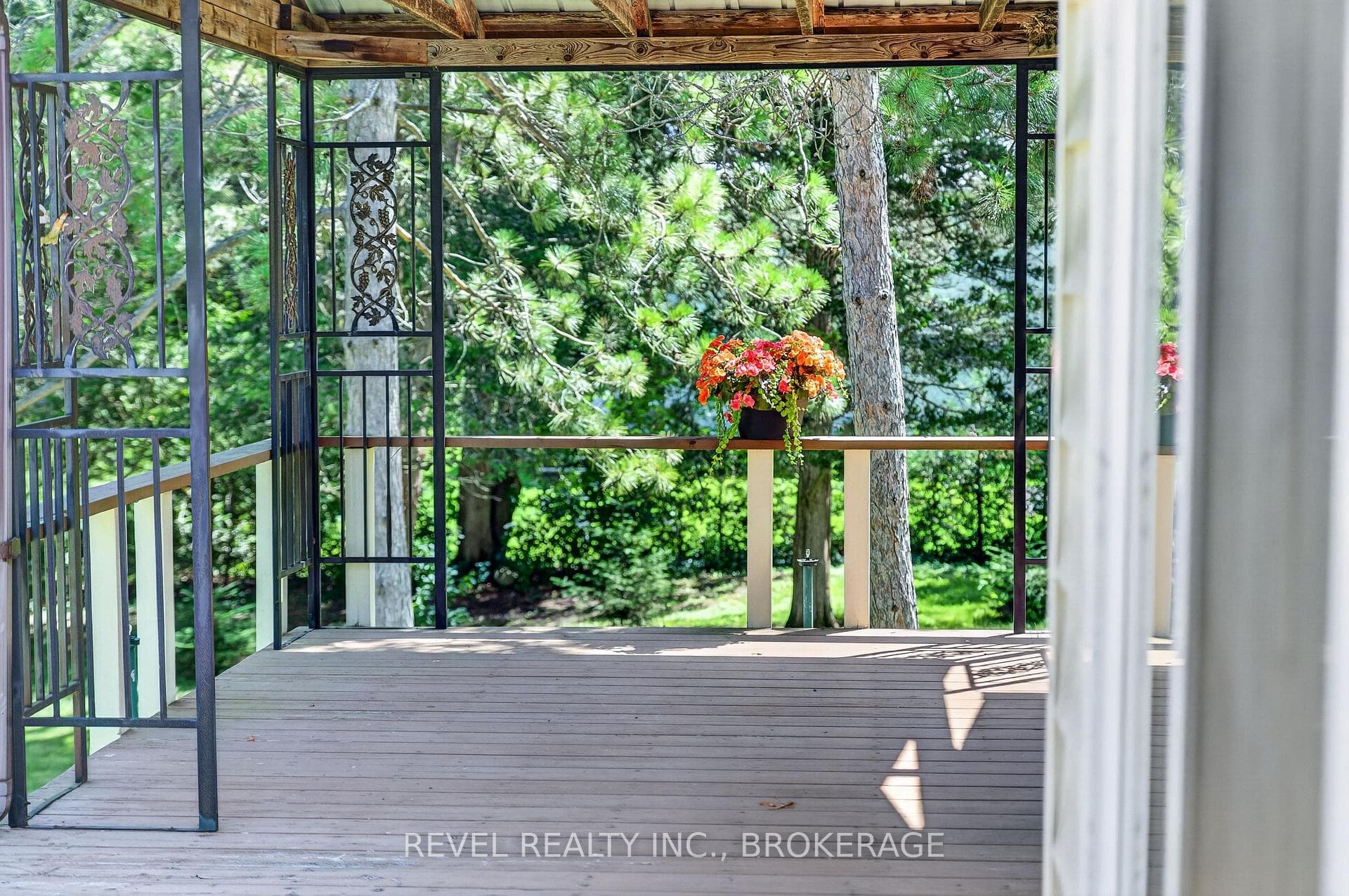 4453 Latimer Road photo 46