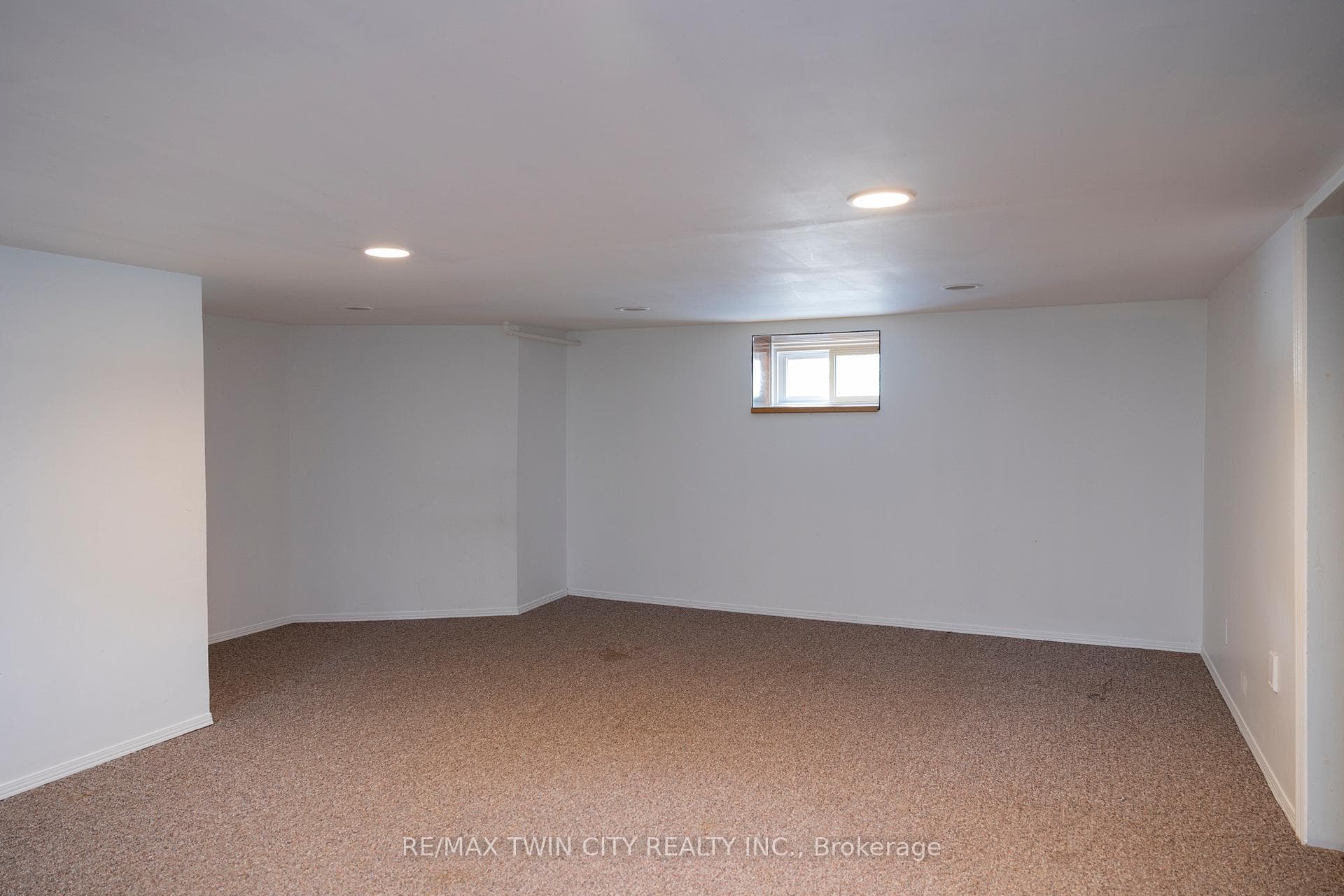 76.5 STOVER Street photo 24