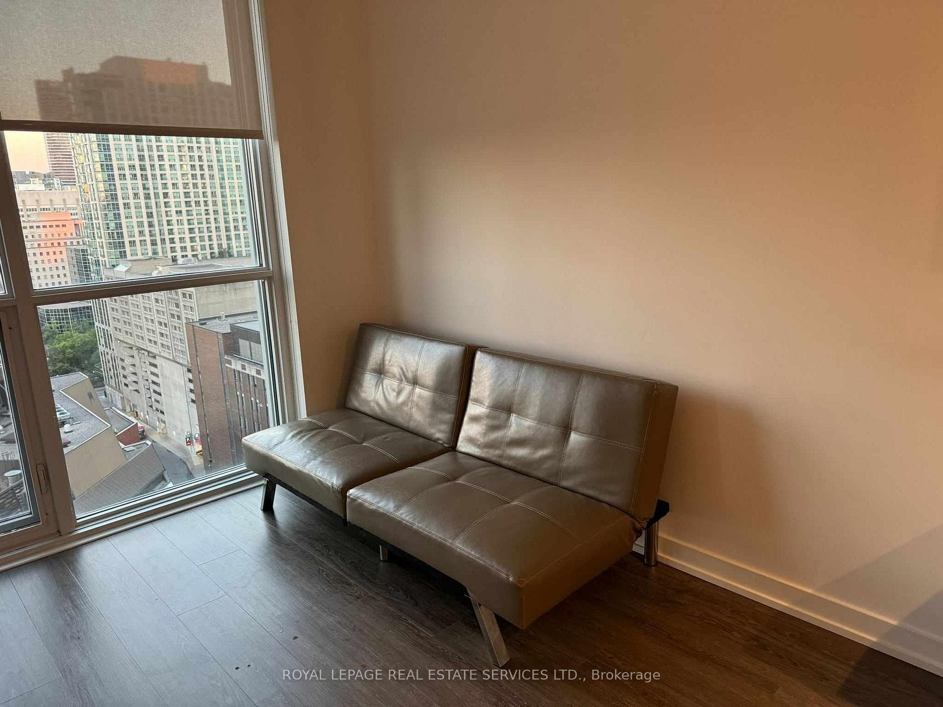 1 Yorkville Avenue Unit 1810 photo 3