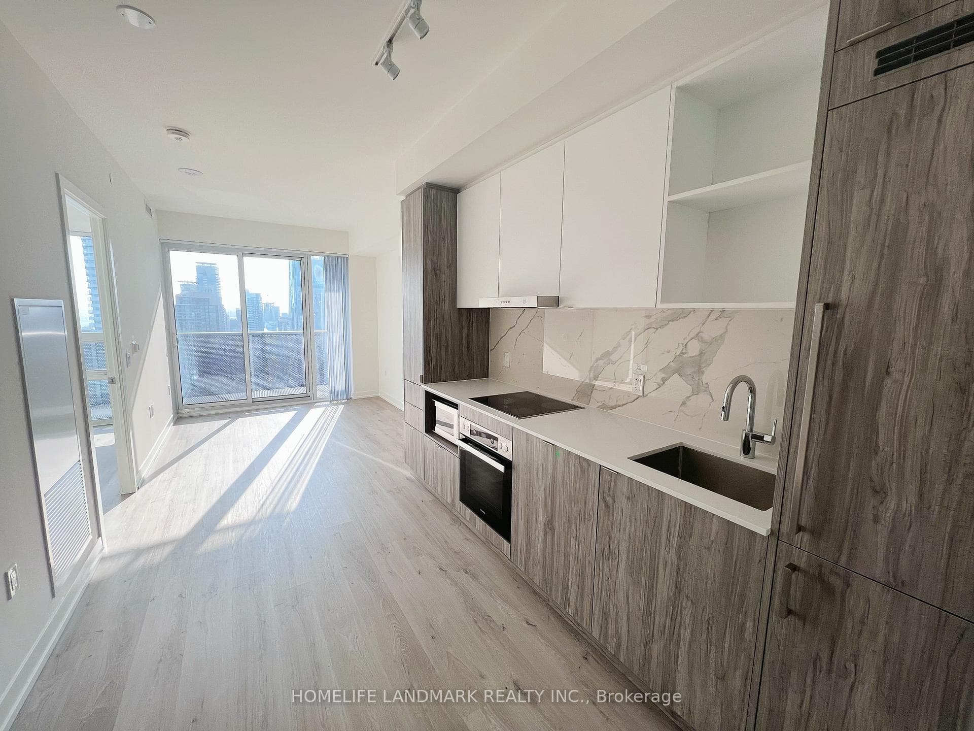 138 Downes Street Unit 5710 photo 4