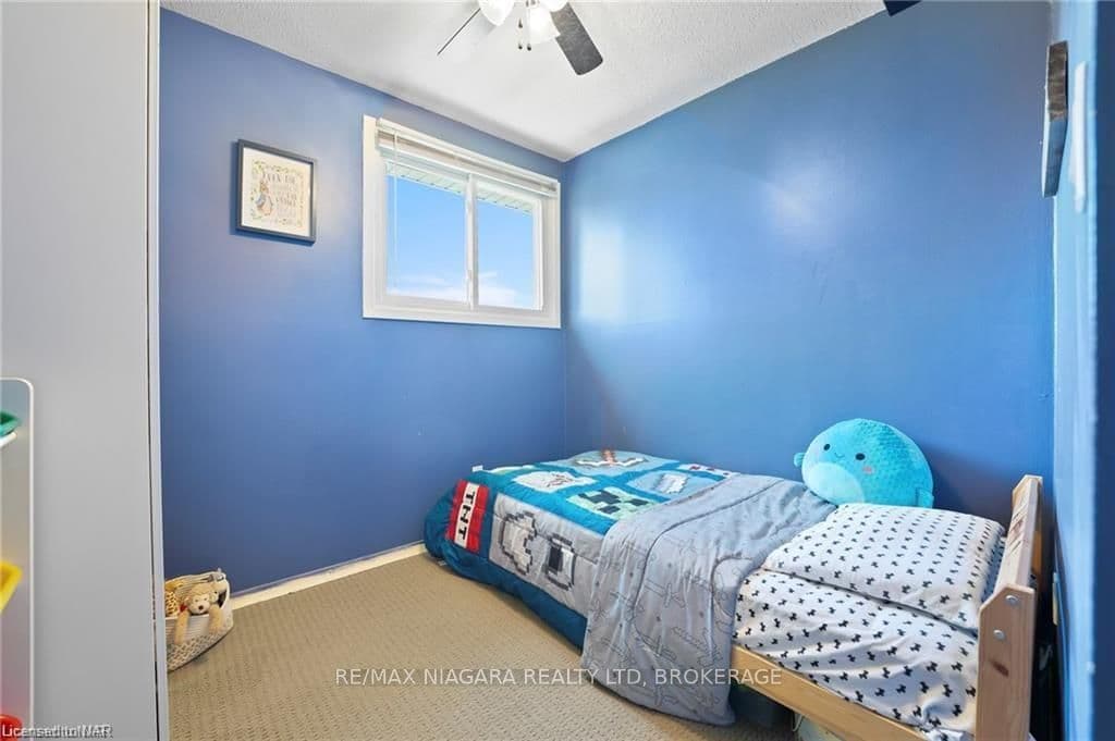 4215 MEADOWVALE Drive Unit 32 photo 15