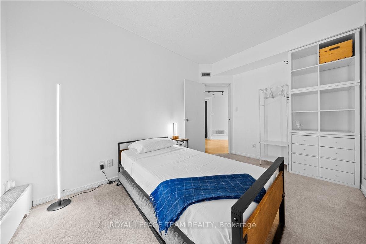10 Clarence Street Unit 5 photo 23