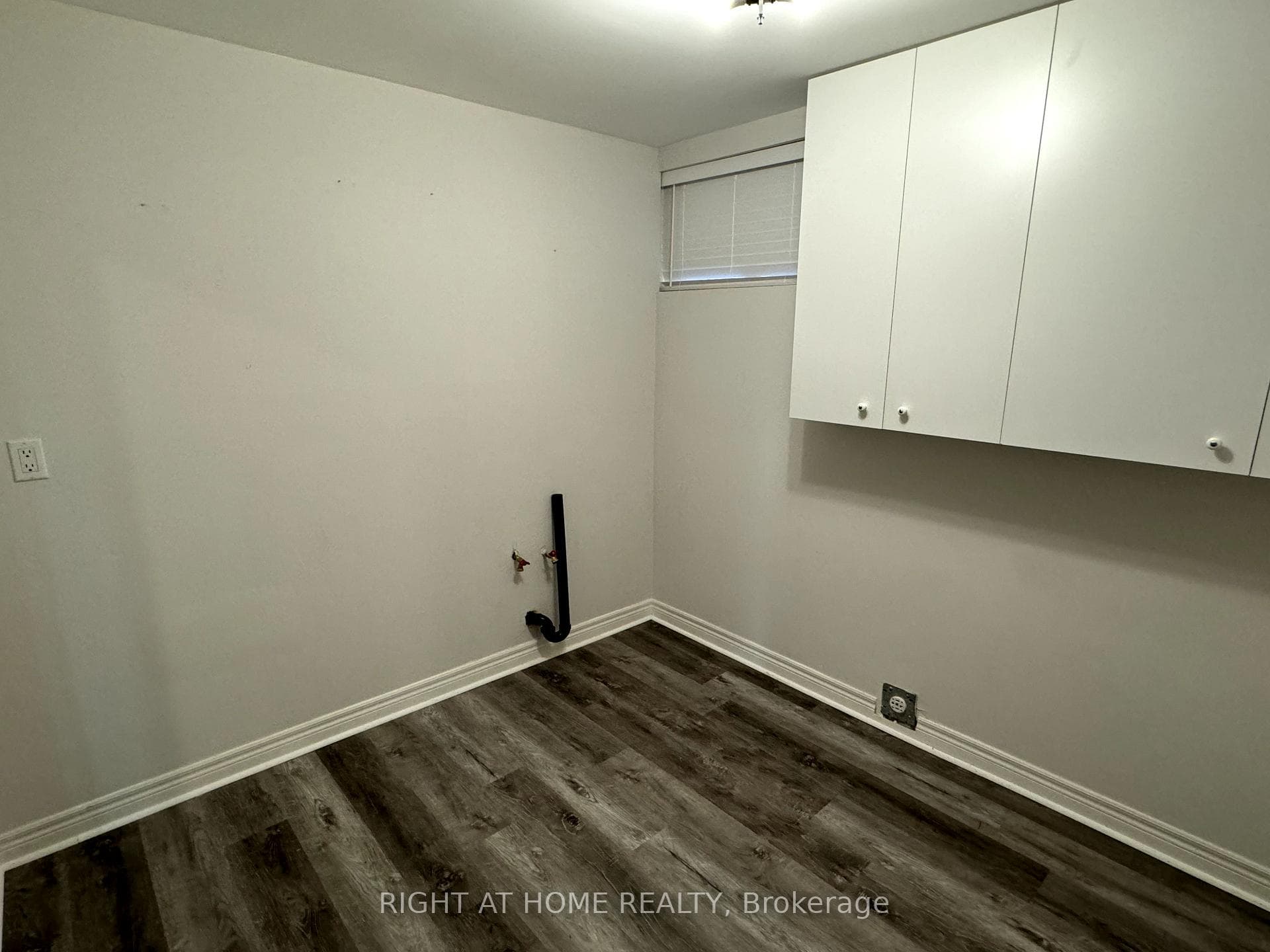 738 Stonehaven Avenue Unit Bsmt photo 11