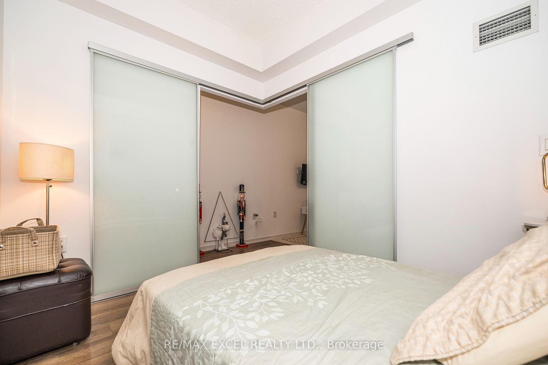 36 Lisgar Street Unit #821W photo 12