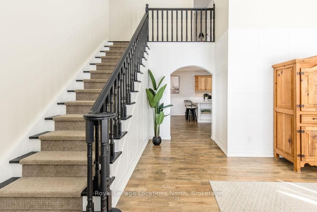 15 KELLEY Crescent photo 4