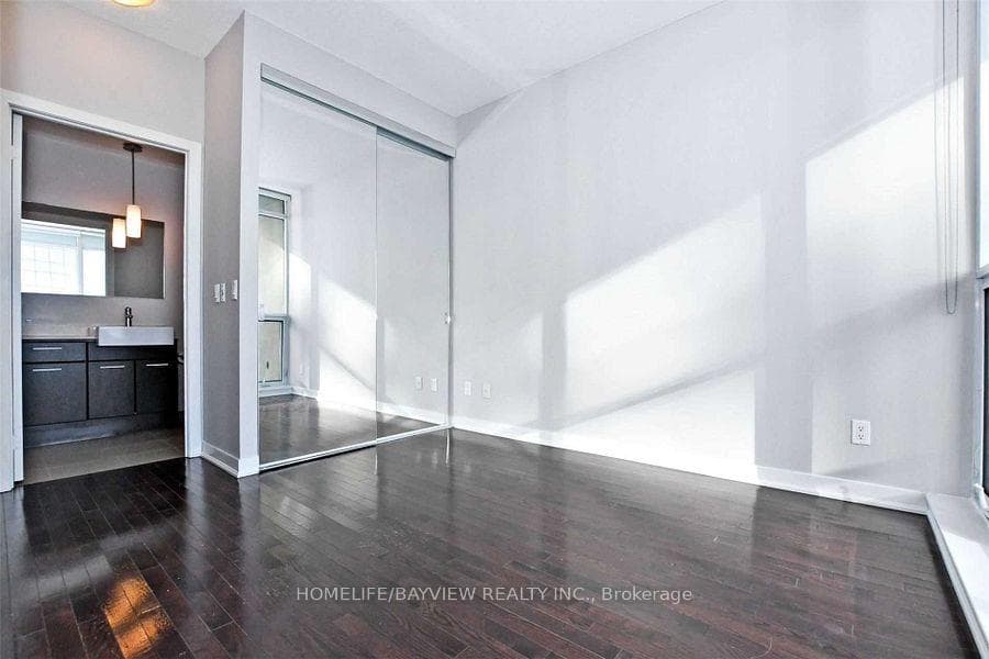 770 Bay Street Unit 2402 photo 20