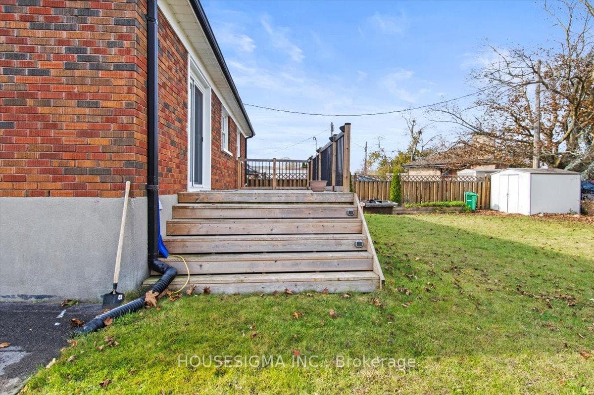 664 Crawford Place photo 37