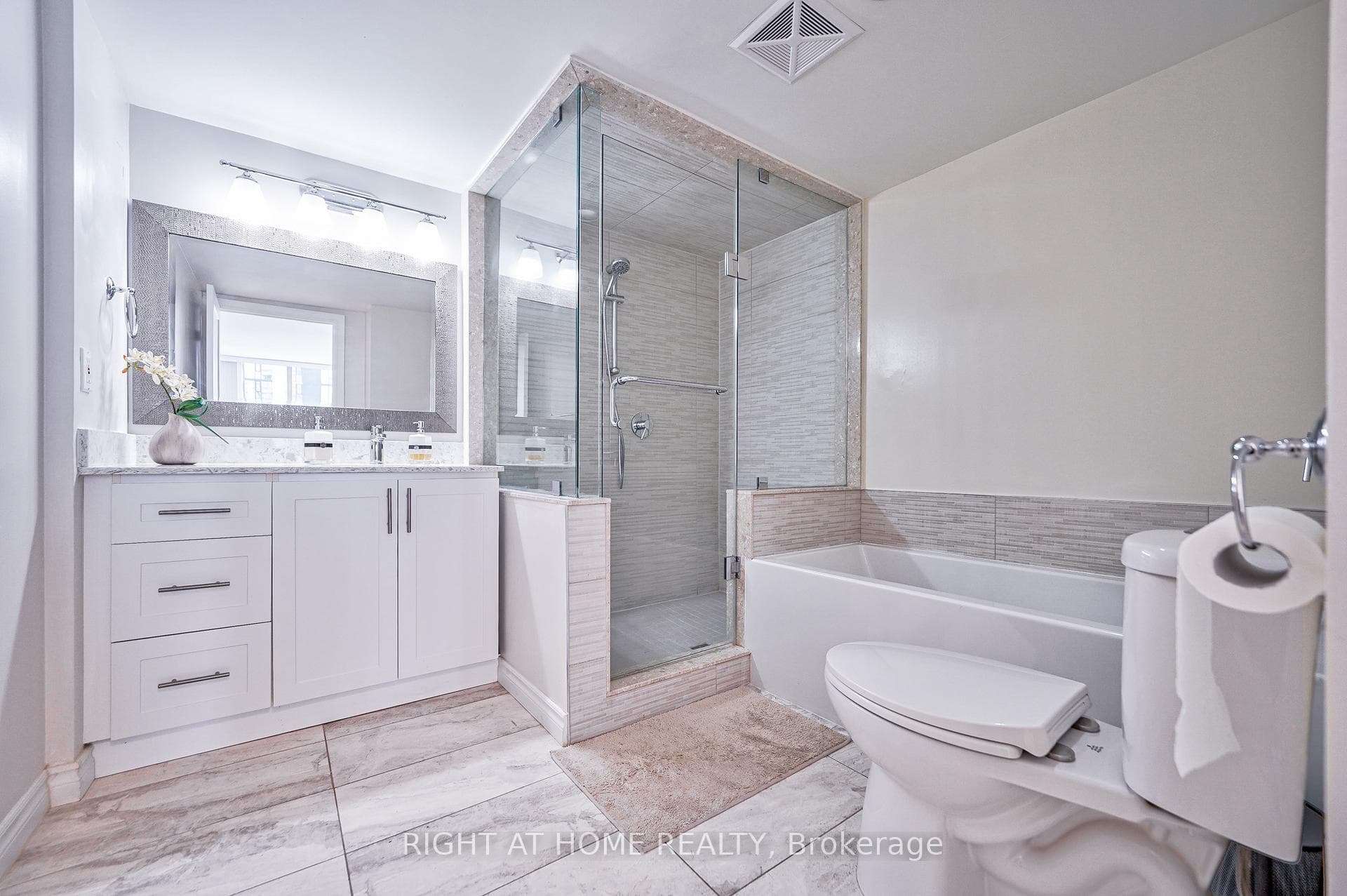 30 Greenfield Avenue Unit 709 photo 24