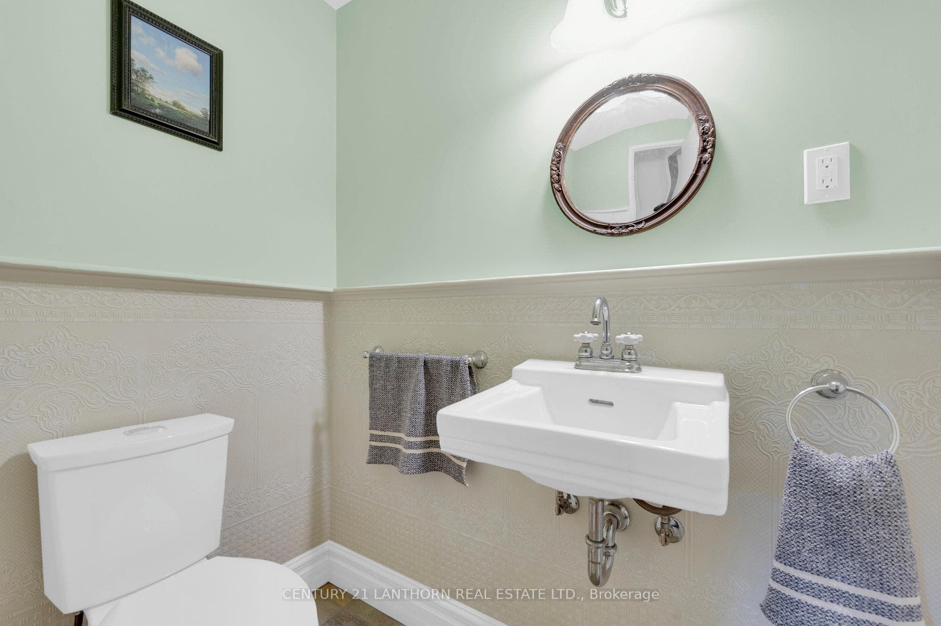 133 St Lawrence Street photo 13