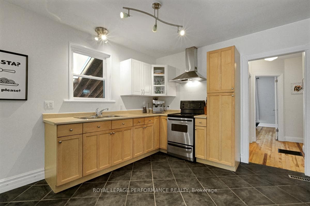 122 Vachon Avenue photo 13