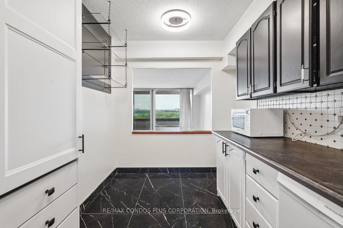 250 Scarlett Road Unit 1307 photo 6