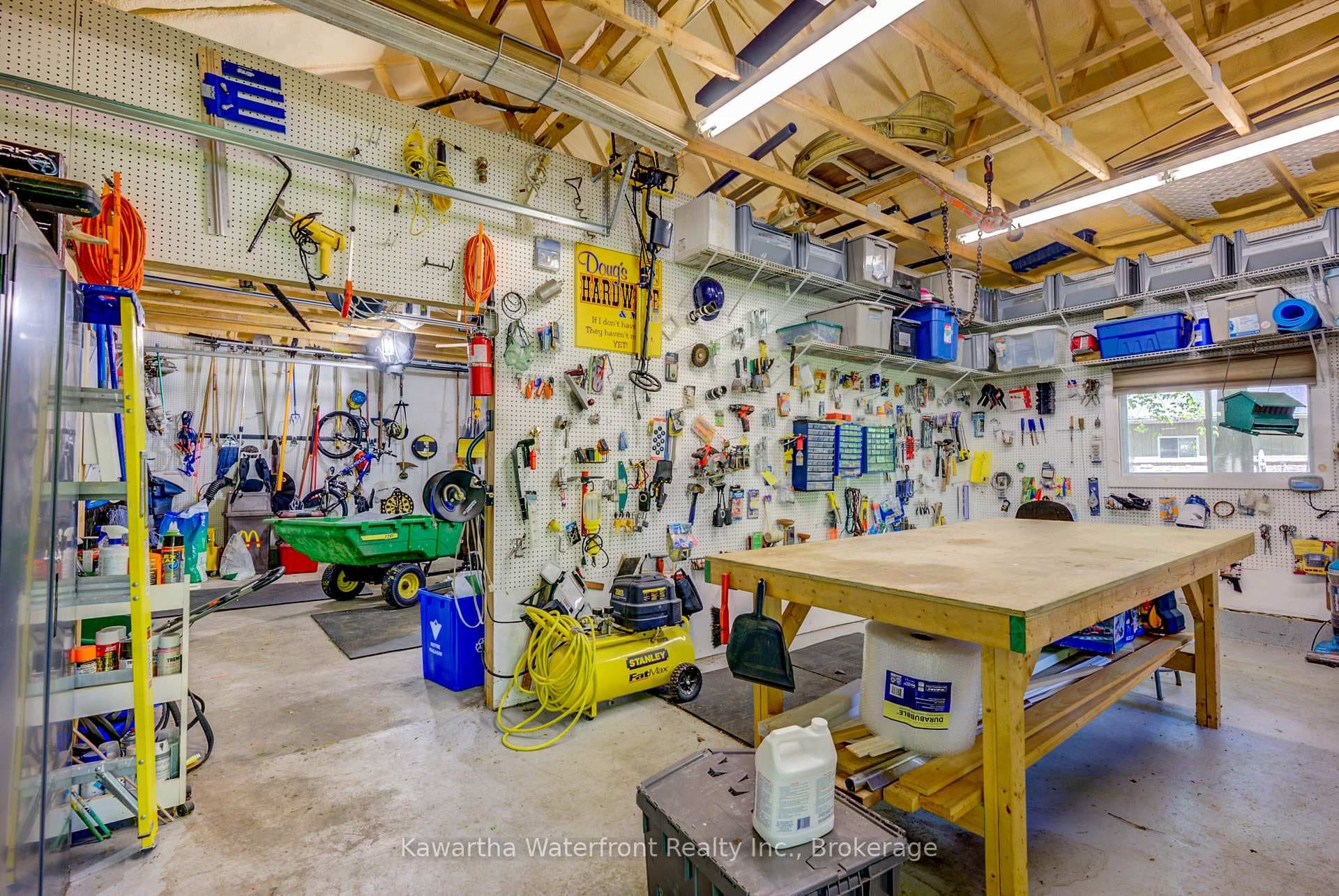 Heatet, Insulated Garage & Workshop