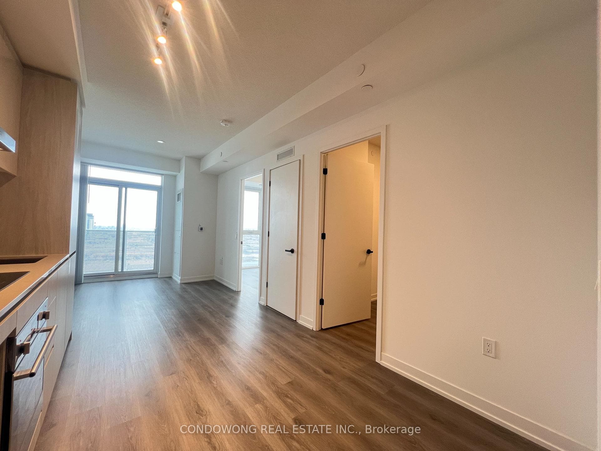 28 Interchange Way Unit 2609 photo 3