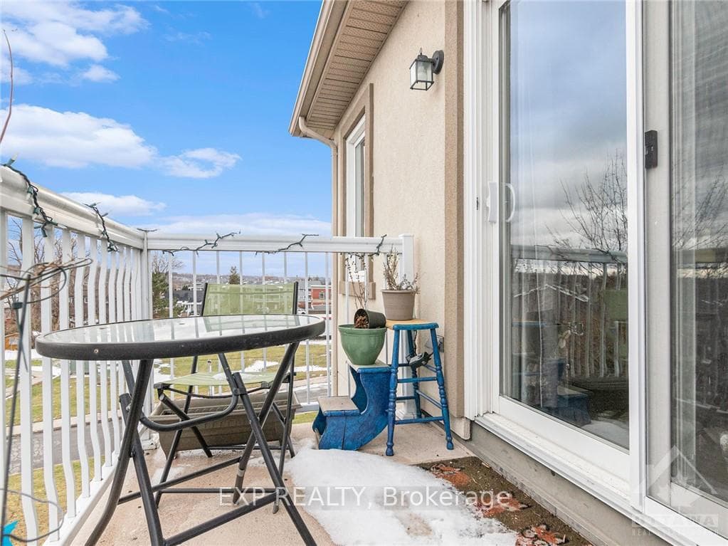 2149 LAURIER Street Unit 302 photo 8