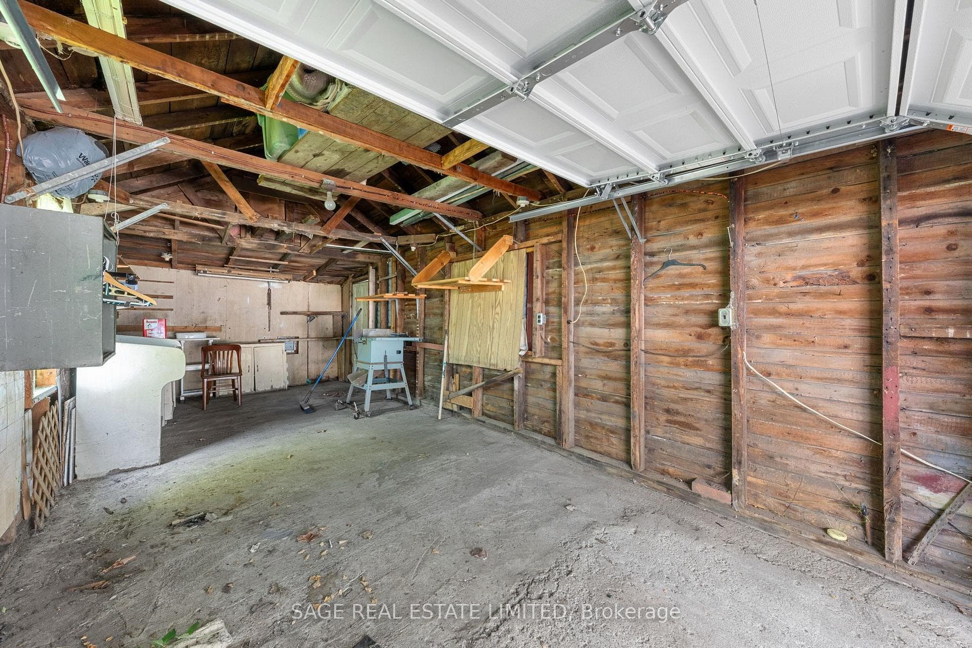 369 Queen Street photo 31