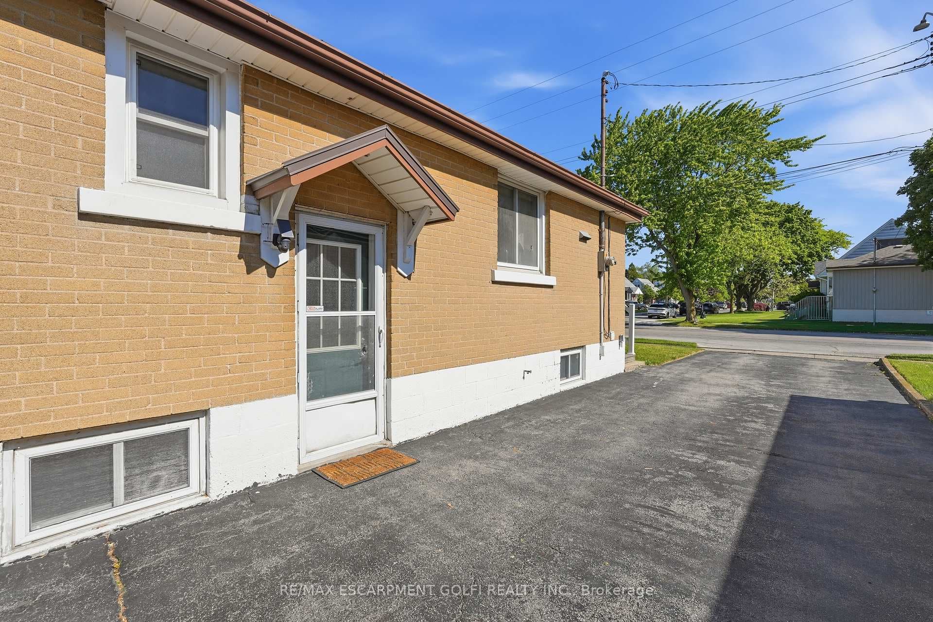 764 Brucedale Avenue photo 27