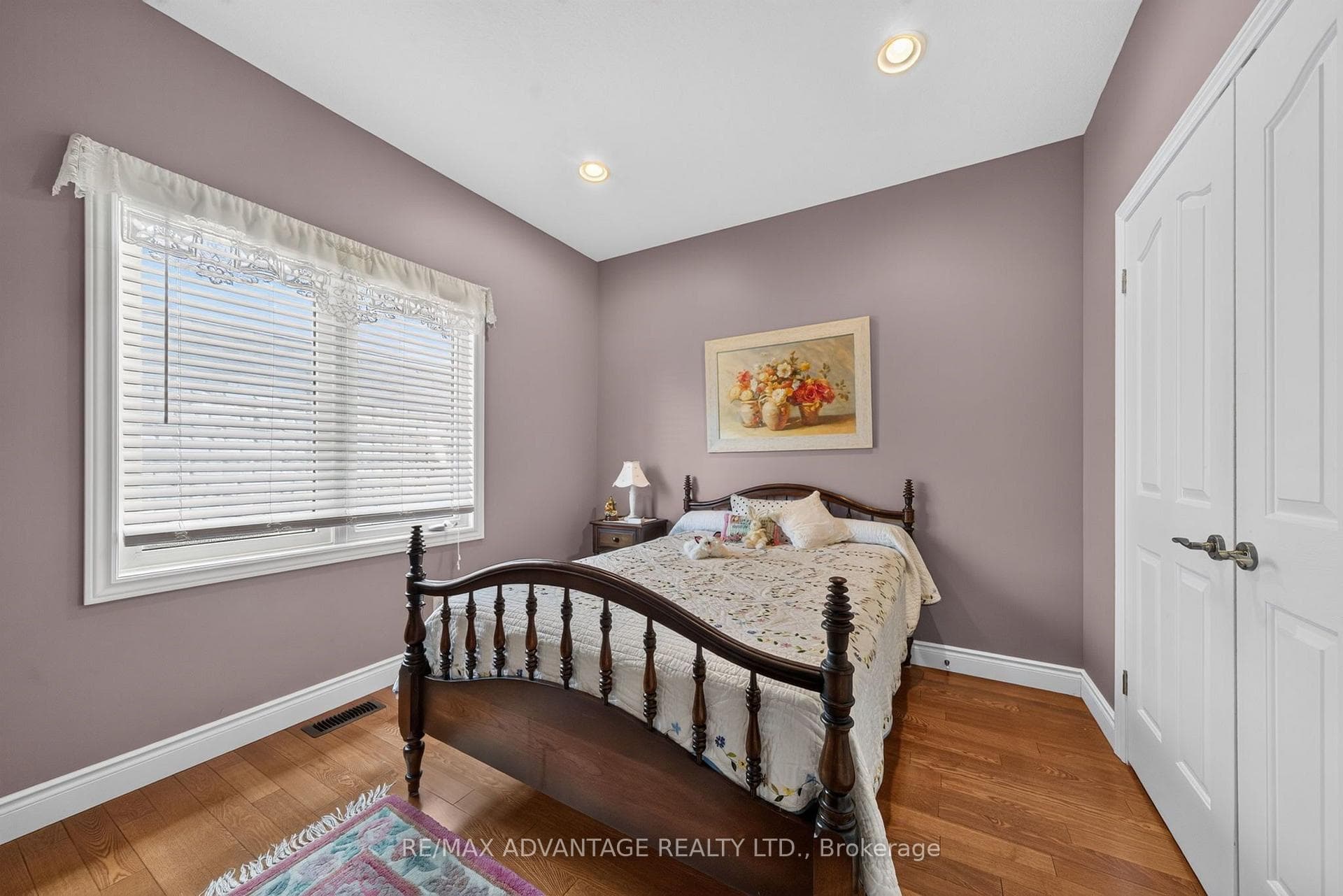 8 Willard Crescent photo 18