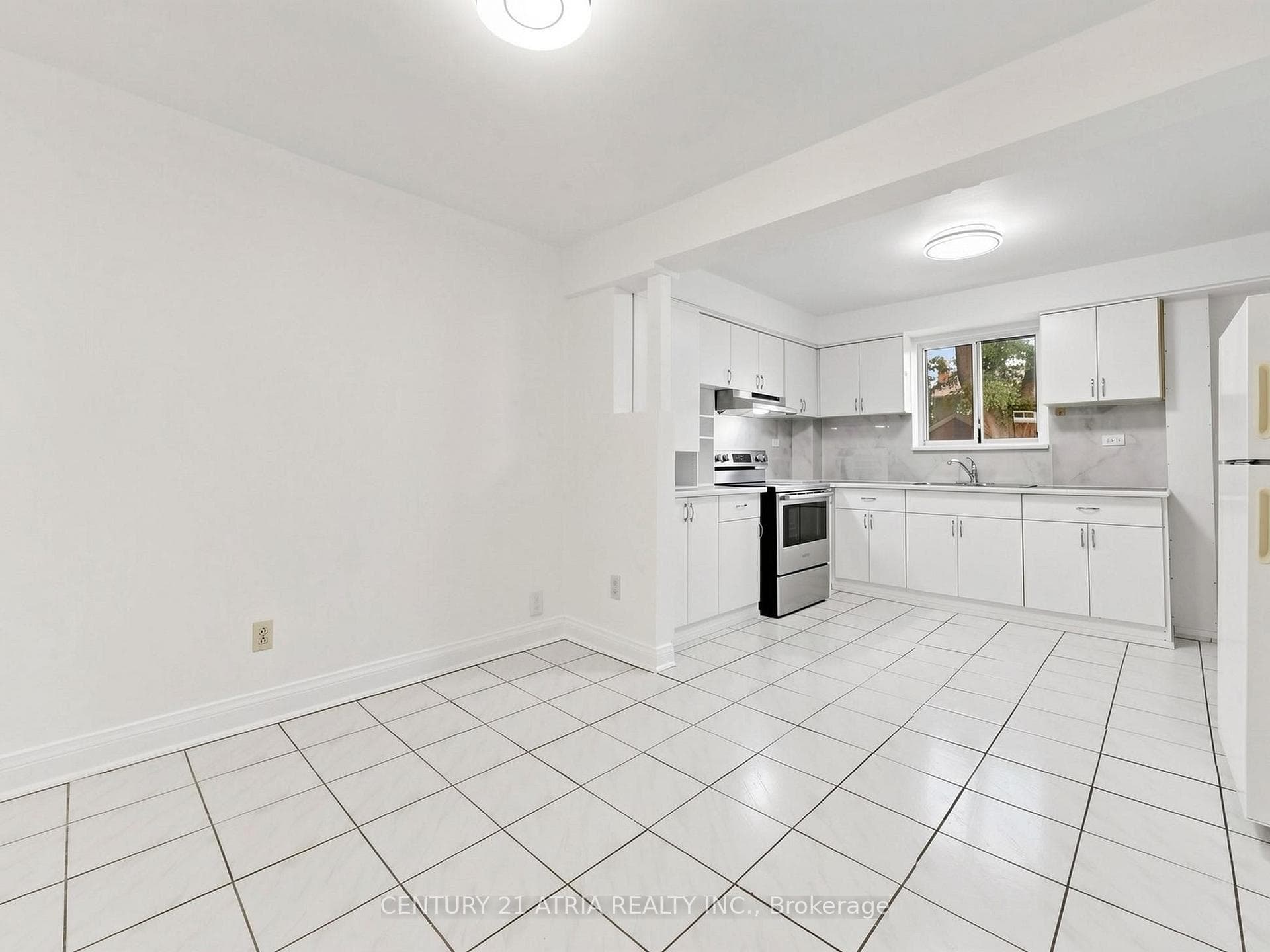 Eat-in kitchen