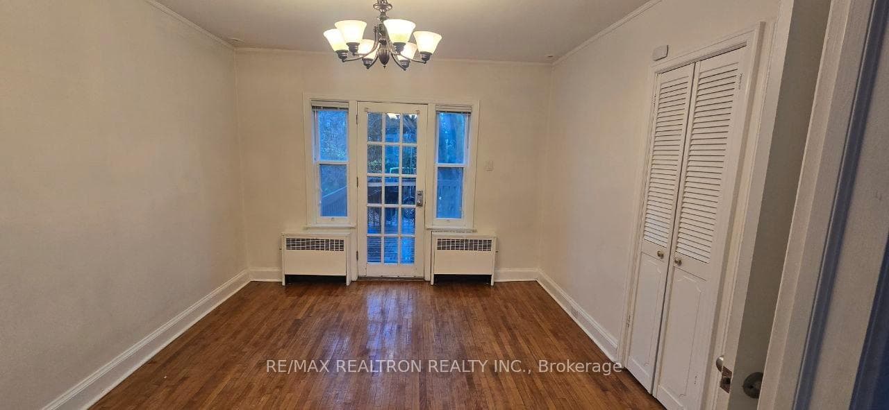 406 Glengarry Avenue photo 9