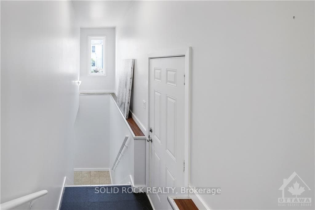 659 GEORGE Street photo 17