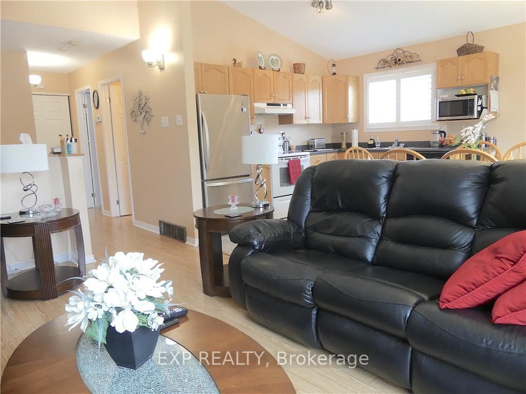 513 MOORE Street photo 9