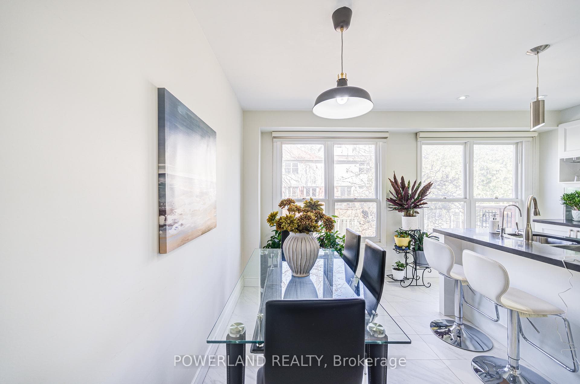 20 Coatsworth Crescent photo 14