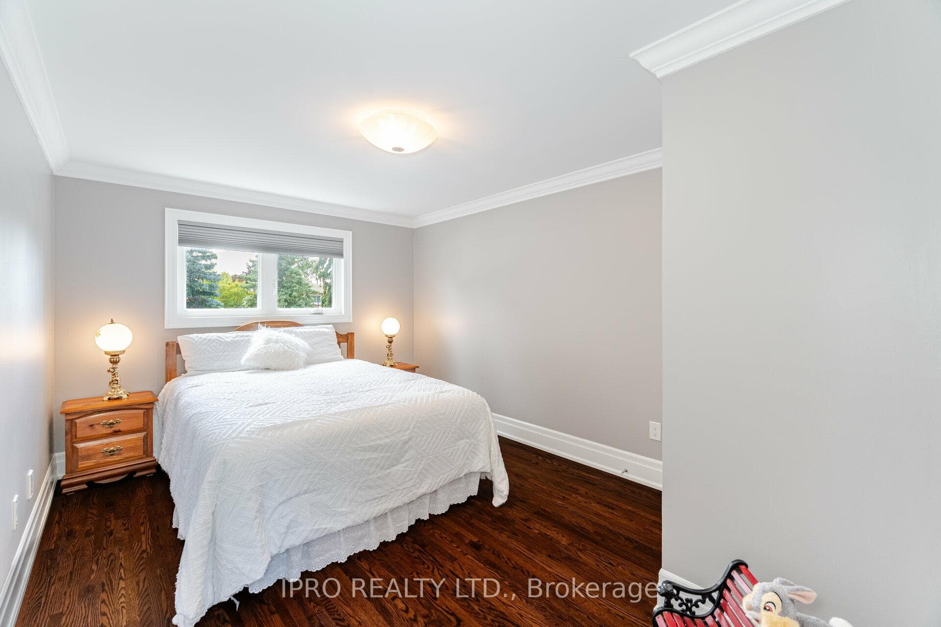6 Staveley Crescent photo 24