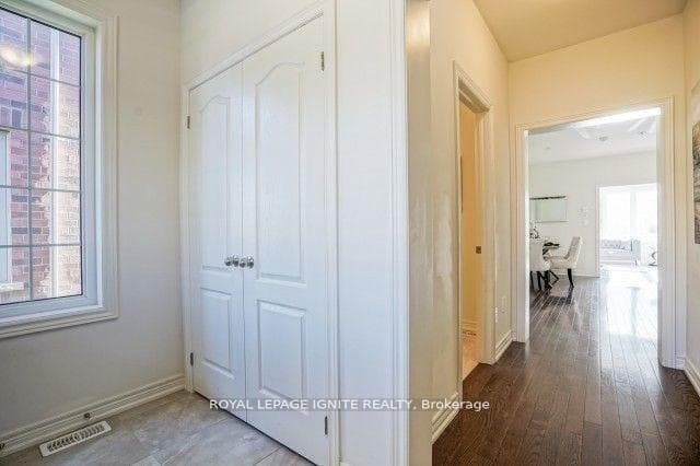 2524 Bandsman Crescent Unit Main photo 2