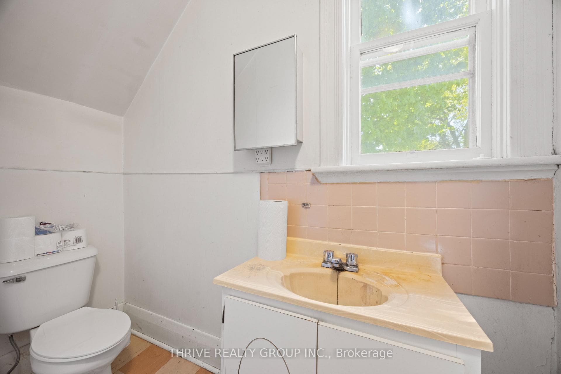 553 Piccadilly Street photo 25