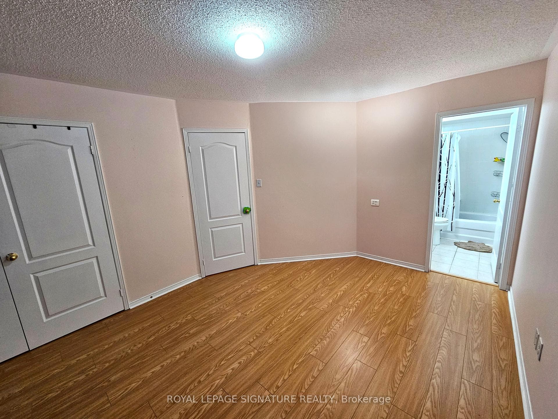 1565 Woodhenge Way photo 23