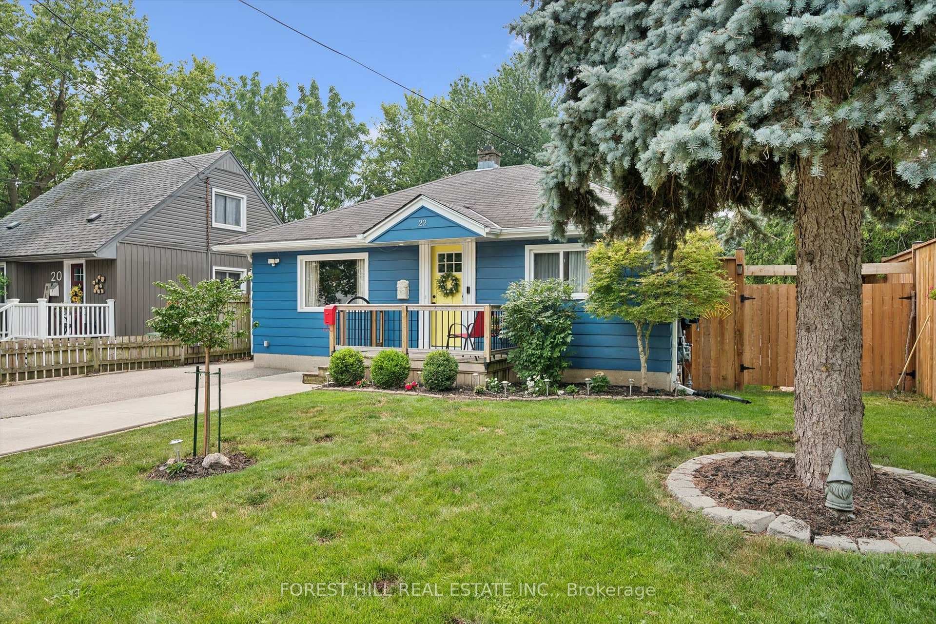 22 Sleeman Avenue photo 4