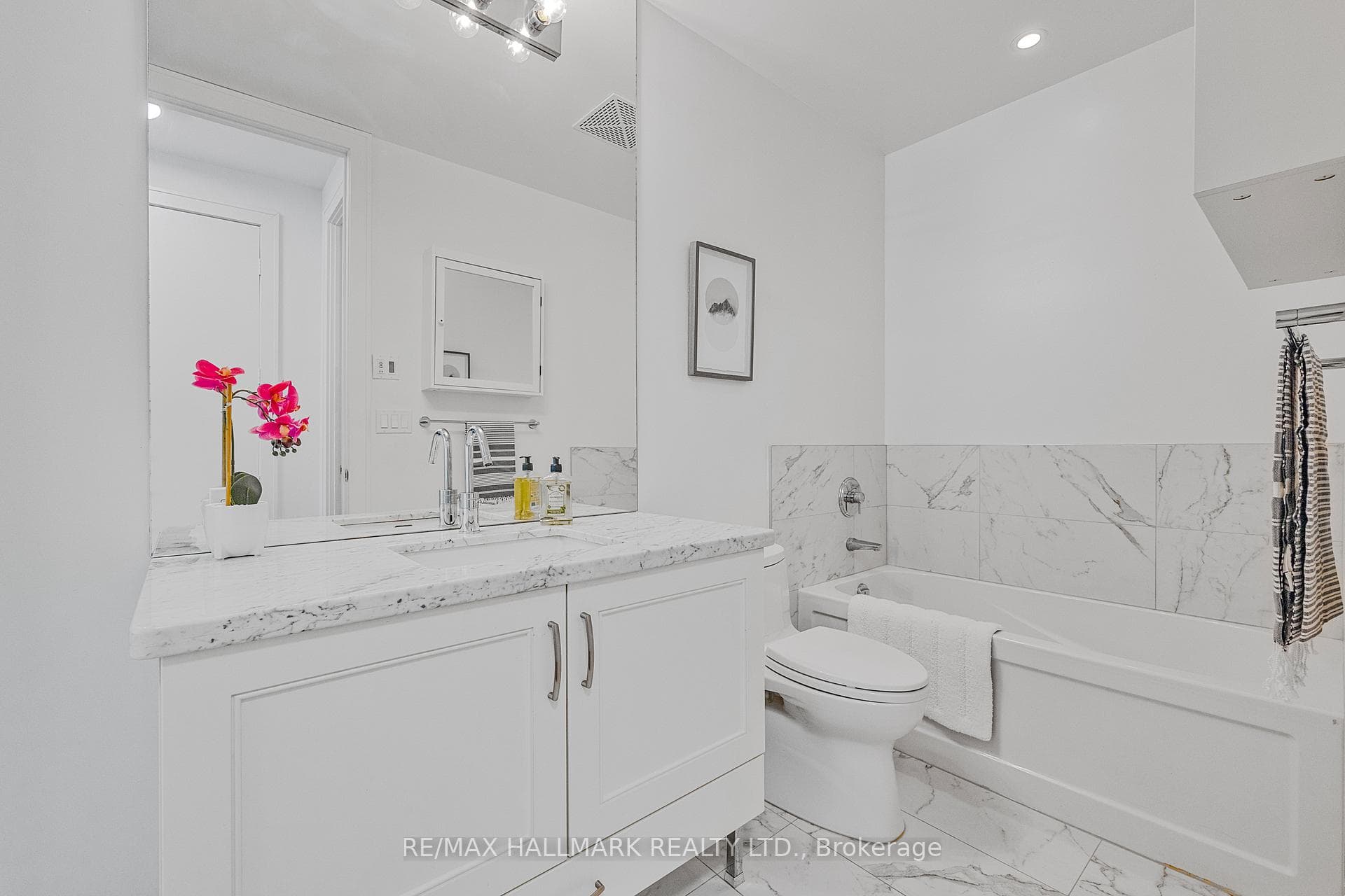 29 Queens Quay N/A Unit 318 photo 19