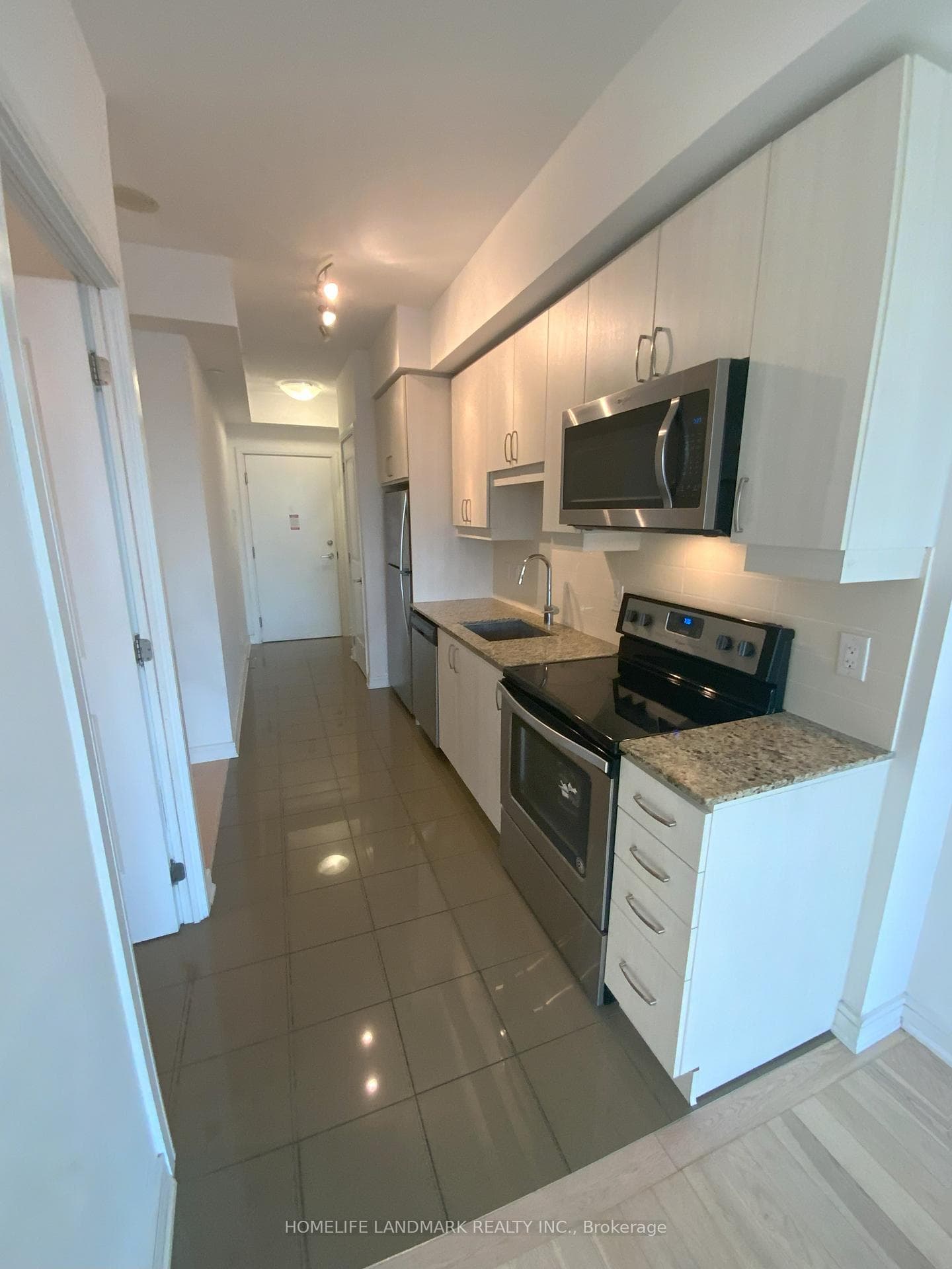 9201 Yonge Street Unit NW1016 photo 4