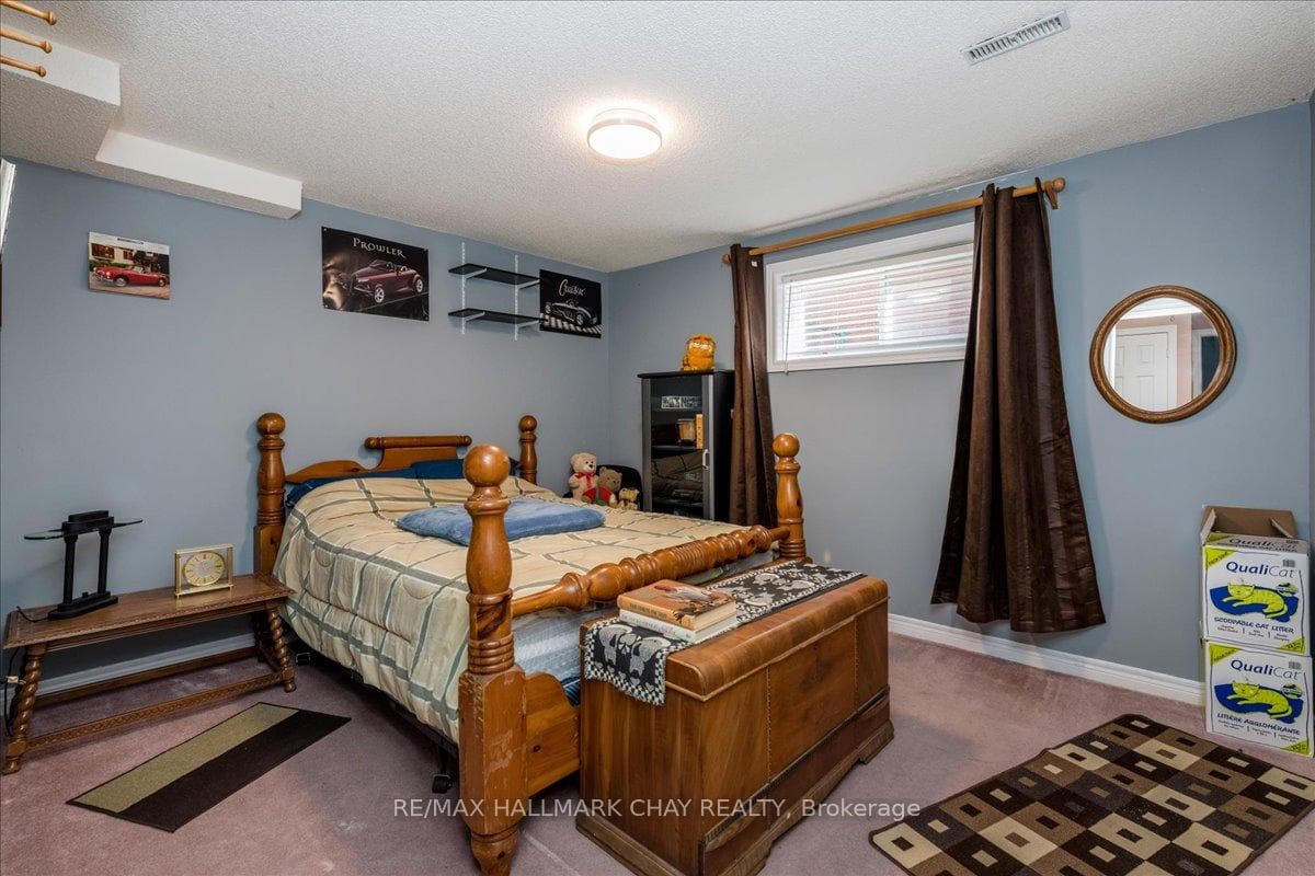 58 Mapleton Avenue photo 9
