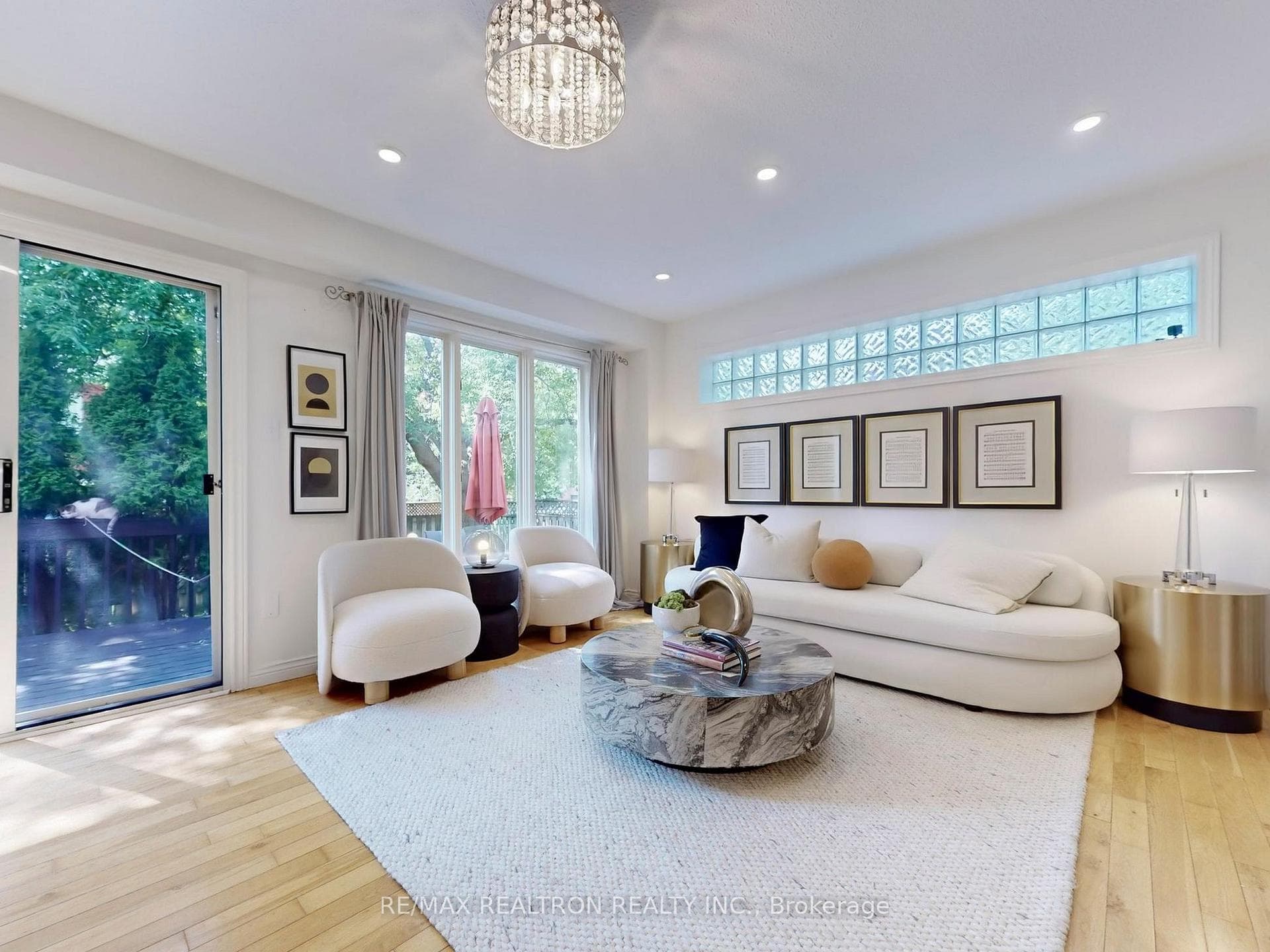 your perfect party lounge